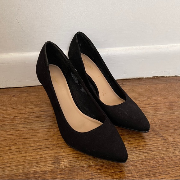 Black Pointed Heels - Picture 1 of 5